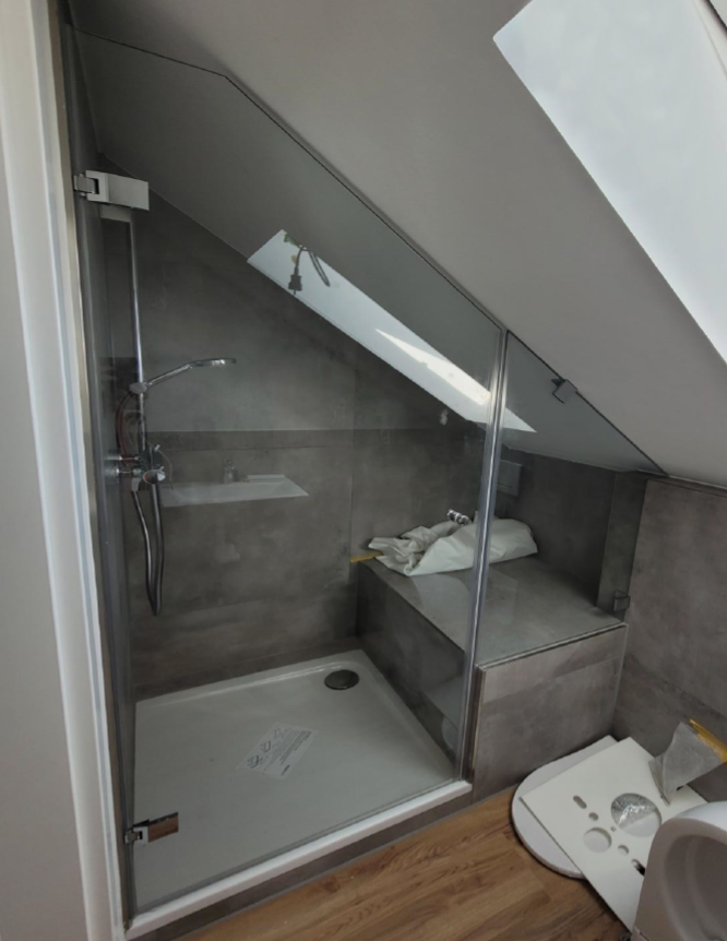 Referenzbild Eck-Glasdusche